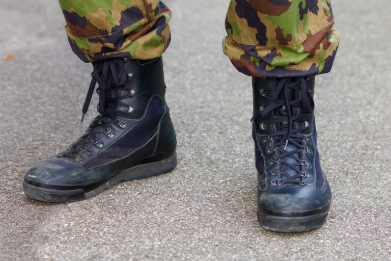 arruolarsi nell'esercito